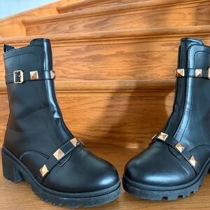 Forever 21 Black Studded Platform Chelsea Boots